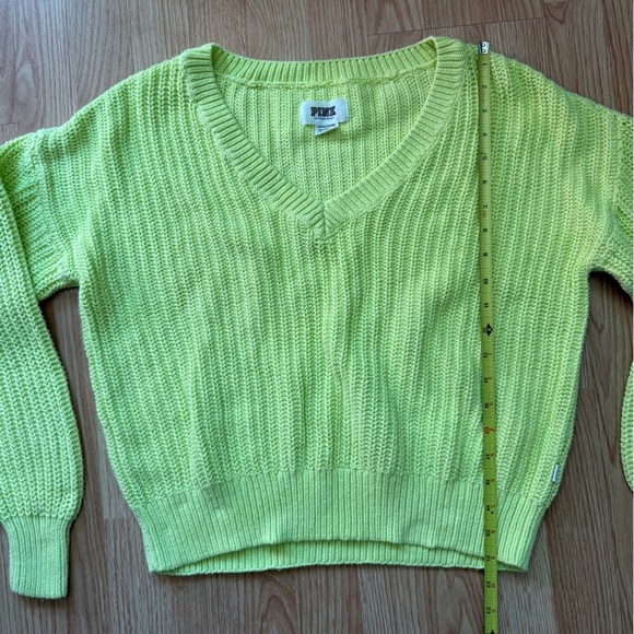 Victoria’s Secret PINK Sweater Cable Knit Relaxed Fit Neon Green Size Small - Picture 4 of 5